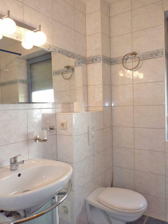 Ferienwohnung zum Yachthafen Waren  Exterior foto